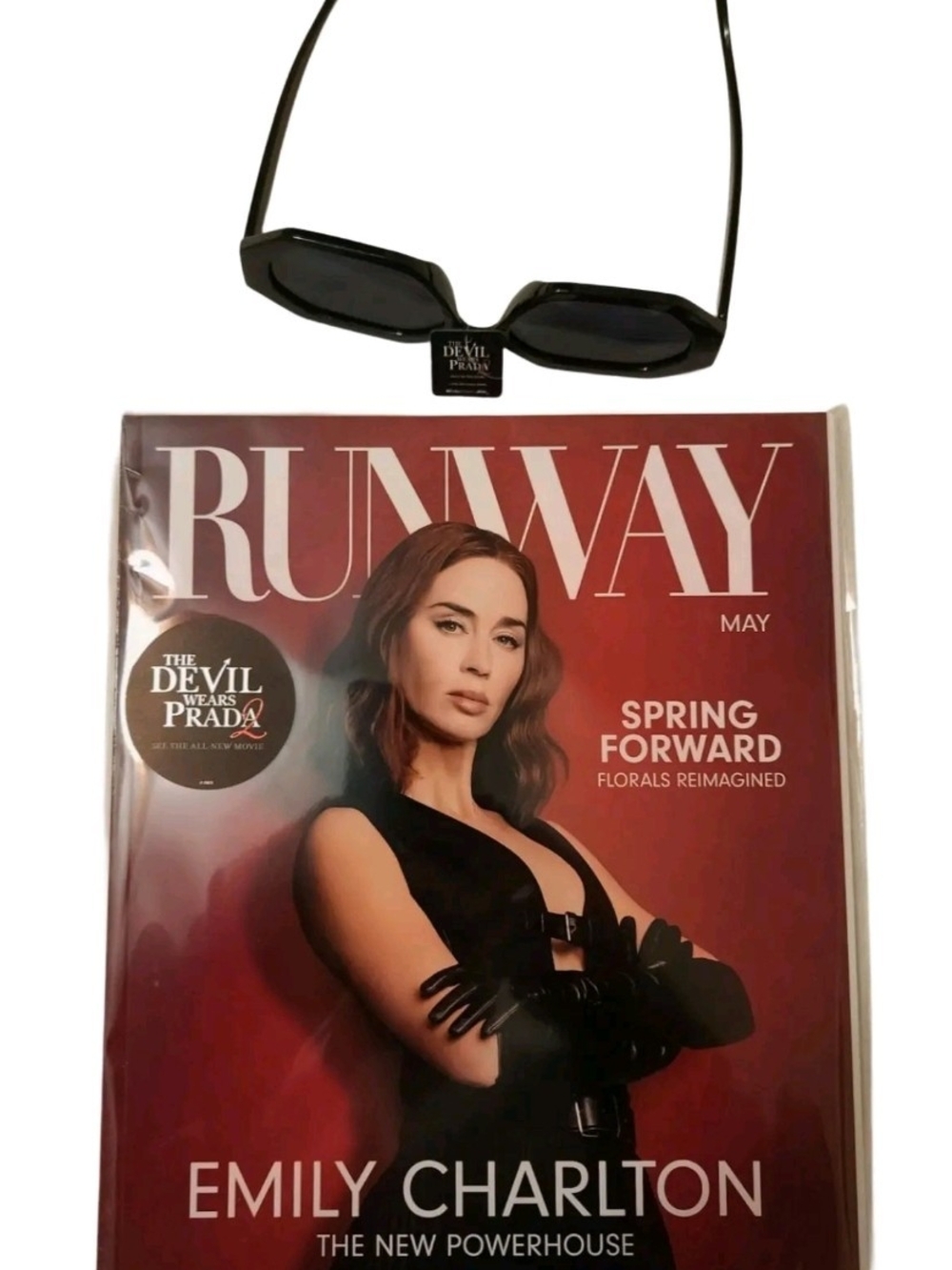 NWT The Devil Wears Prada 2 Heel Logo Sunglasses & Sealed "Runway" Magazine